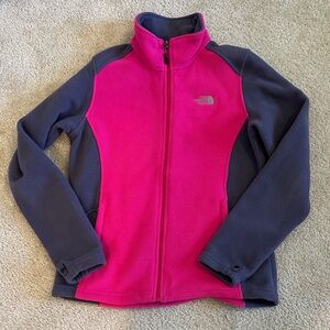 The NorthFace women’s fleece zip up jacket size M